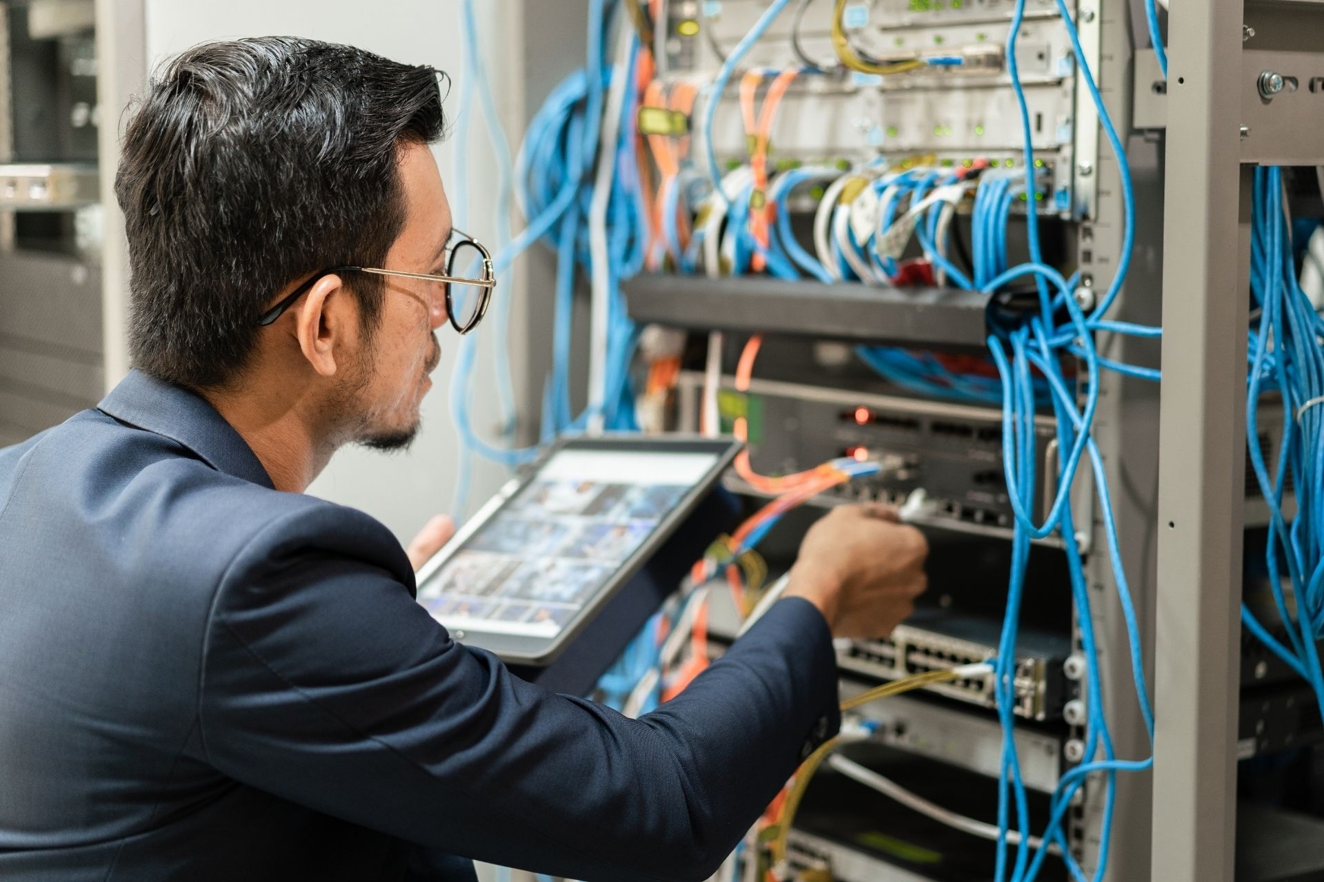 What is the purpose of splice trays in an Optical Distribution Frame (ODF)?